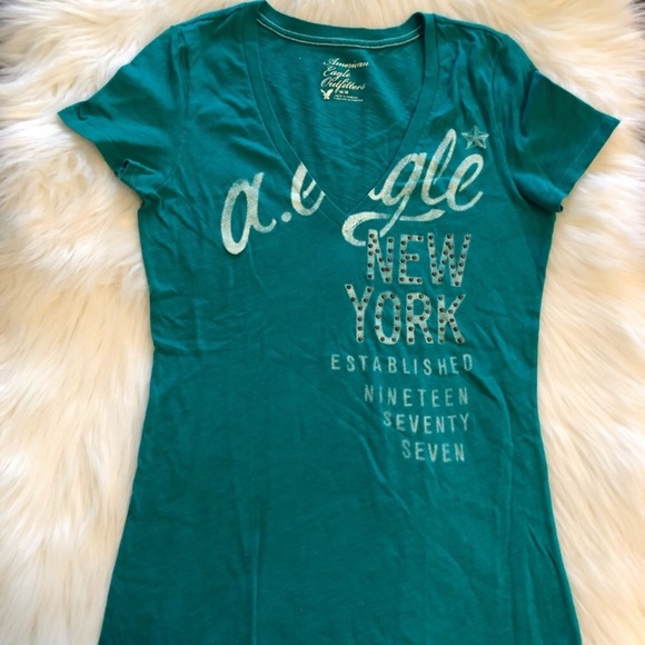 Green American Eagle V Neck T Shirt - Picture 1 of 3